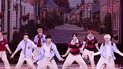 휘브 ‘CHERRY PIE’ 인기가요 4K 무대, 표정부터 군무까지 선명했다