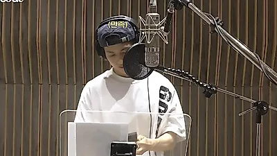 ZEROBASEONE opens the studio door on '回帰LOVE' recording