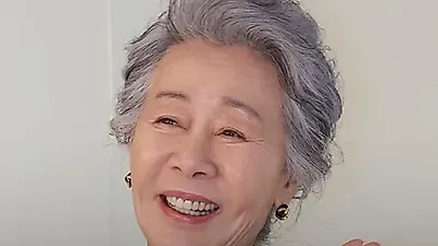 윤여정, 에미상 여우조연상 후보 지명…'성난 사람들 2'로 오스카 이어 또 도전