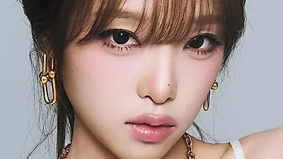 최예나, 일본 ViVi 화보서 보여준 반전 카리스마…오리콘 5위 기록하며 현지 인기 입증