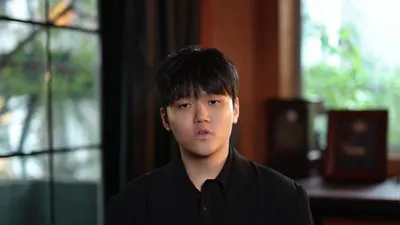 El mago Park Min-beom presenta su libro 'Mostrar y demostrar', que contiene sus registros de…