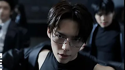 제로베이스원 '어센드-', 타깃·월마트 매장에 깔린다…6월 26일 미국 실물 발매