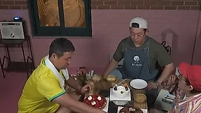 ク・ソンファン宅の屋上が宴会場に…韓牛41万ウォンと1人1ケーキで8,000kcal