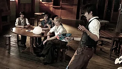 투어스, 'TWS:CLUB' 무법자 놀이로 터뜨린 무대 밖 장난기