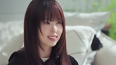Choi Yu-ri realiza el unboxing del MD de su concierto 'Stay'... Incluye ropa y tazas diseñadas por ella misma
