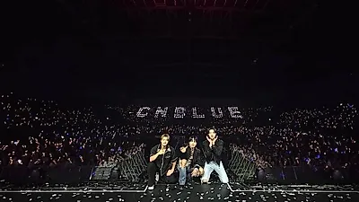 씨엔블루 이정신, 방콕 '3LOGY' 열기 뒤 파리 날씨 만끽