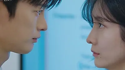 서인국·박지현, 갈등 끝에 맞이한 재회…'내일도 출근!' 9회 포옹 예고