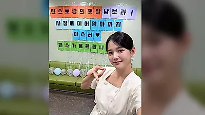 ナム・ボラ、緊急帝王切開から1カ月でカメラ前へ…風船の控室で逆さピース